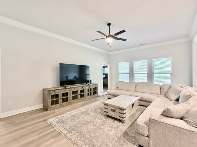 Building Photo - 4603 Jayhawk Dr