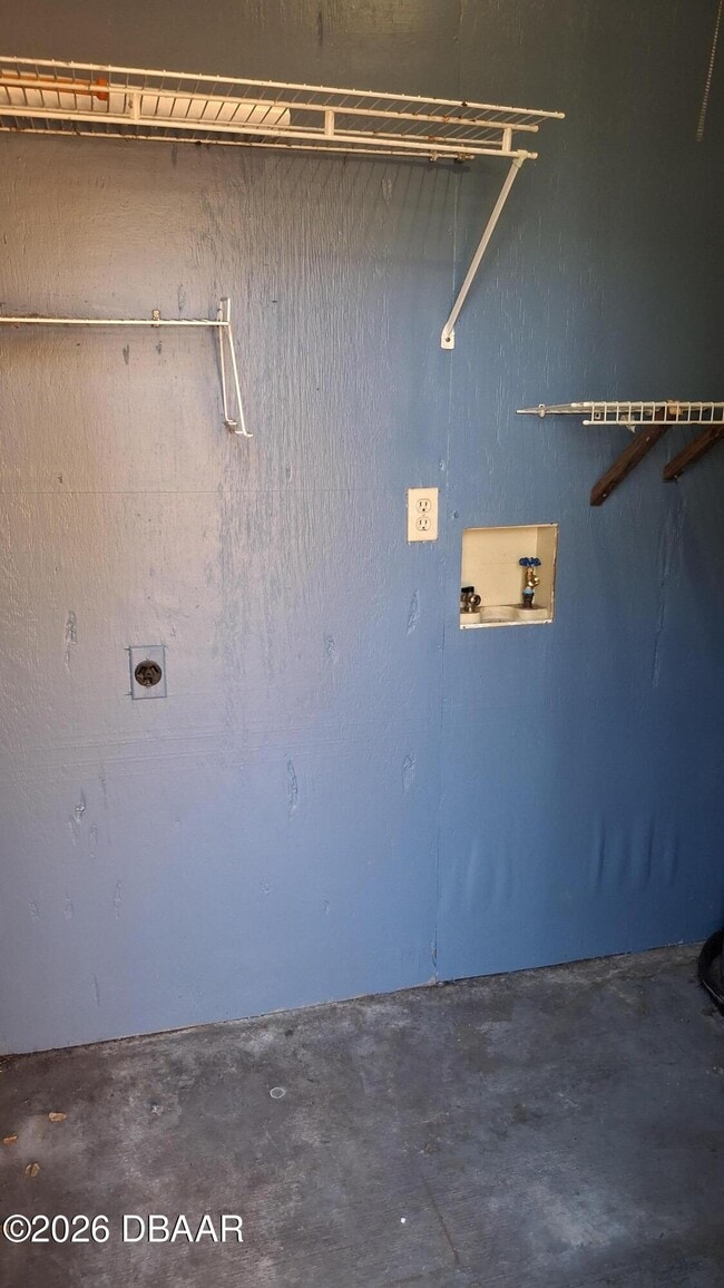 Building Photo - 196 W Sandalwood Ct