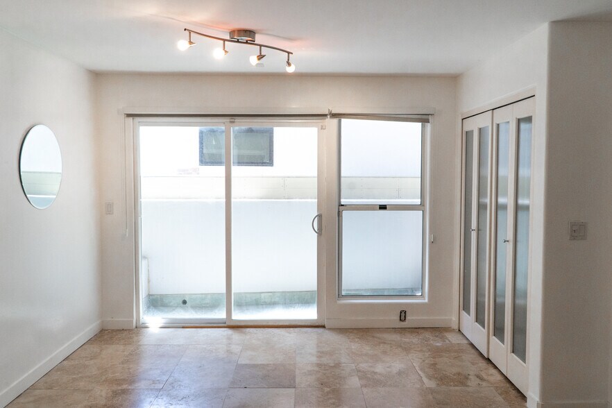 Building Photo - 507 Bayview Dr