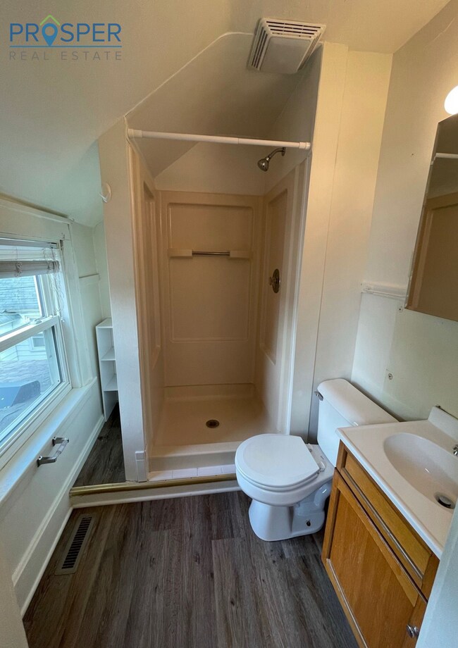 Building Photo - WA810X