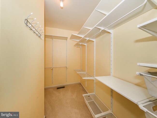 Building Photo - 252 Copper Beech Dr