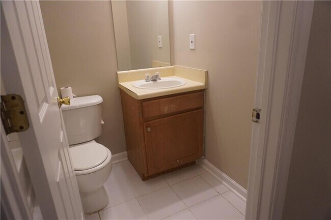 Building Photo - 840 Paper Creek Dr SE