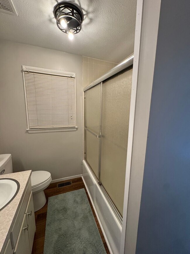 Building Photo - Spacious 3 Bedroom Home with Office, Pool, & Lawn Care Included – Hudson, NC
