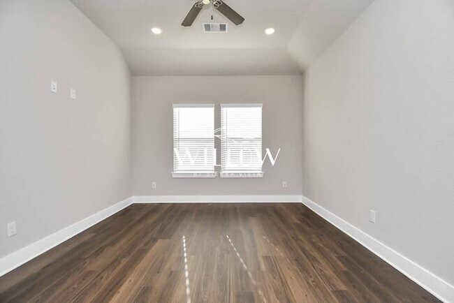 Building Photo - Spacious 4-Bedroom Home in a GREAT Community!