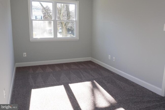 Building Photo - 295 Overleaf Ct