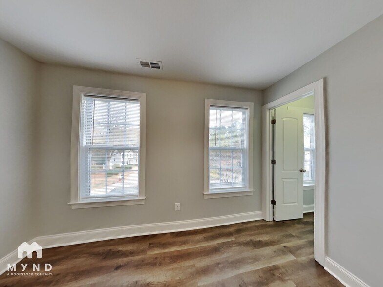 Building Photo - 1425 Taylor Farm Rd