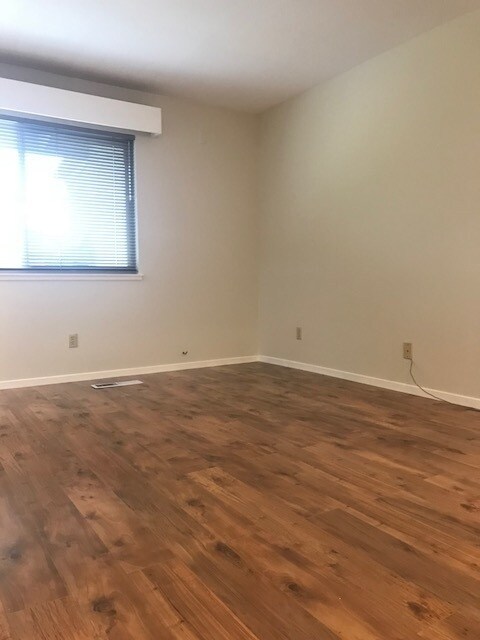 Building Photo - Great Two Bedroom, Two Bathroom home, Senior Living at Hacienda Carmel