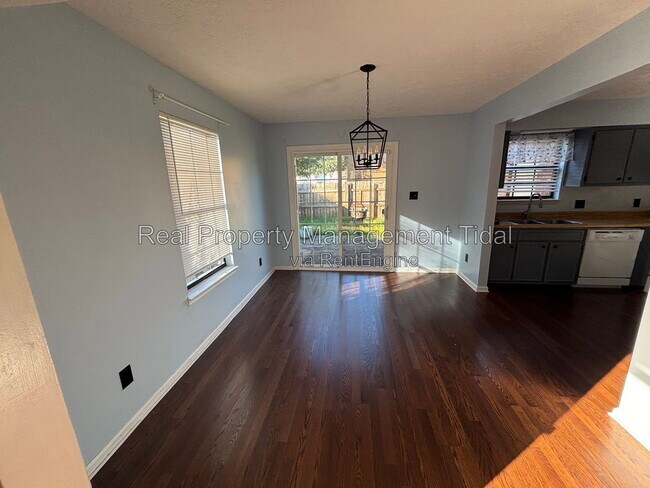 Building Photo - 361 Circuit Ln