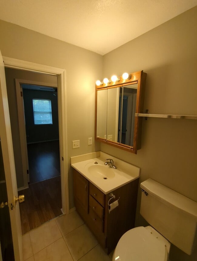 Building Photo - 3 Bedroom House in Harrison