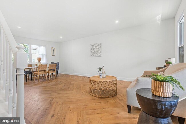 Building Photo - 15162 Wayside Rd