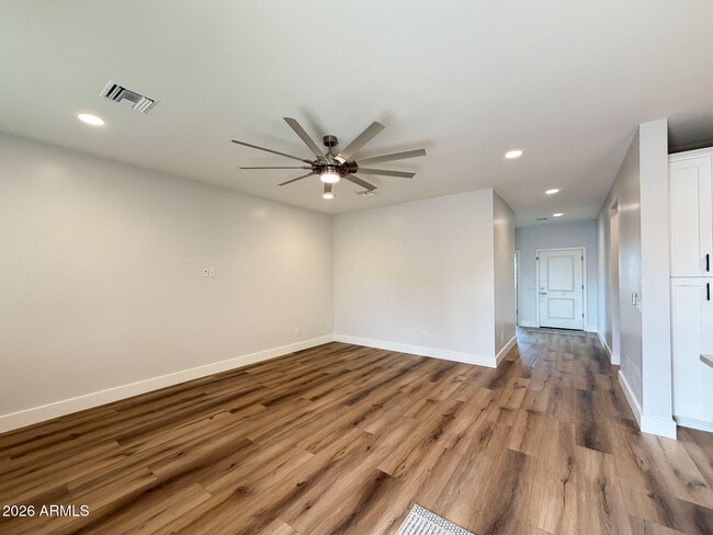 Building Photo - 5145 E Hash Knife Draw Rd