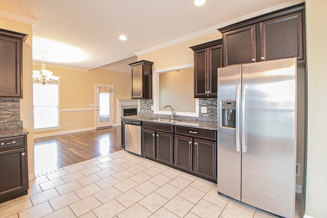 Building Photo - 809 Carousel Ct