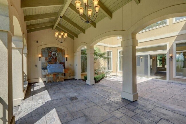 Building Photo - Stunning Mediterranean Oasis Minutes from Downtown Bellevue w/Lake Views!