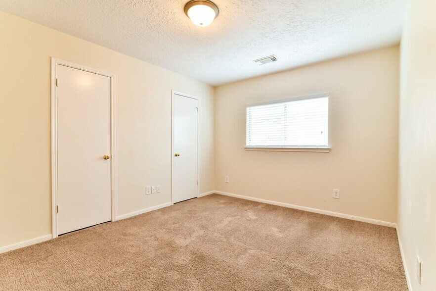 Building Photo - 17606 Glenwolf Dr