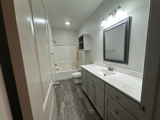 Building Photo - 13314 CR 285-Unit 5