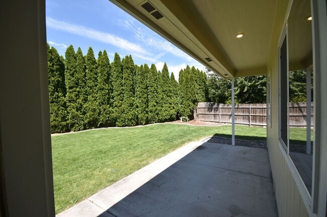 Building Photo - Cozy Pet-Friendly Rental in a Quiet Kennew...