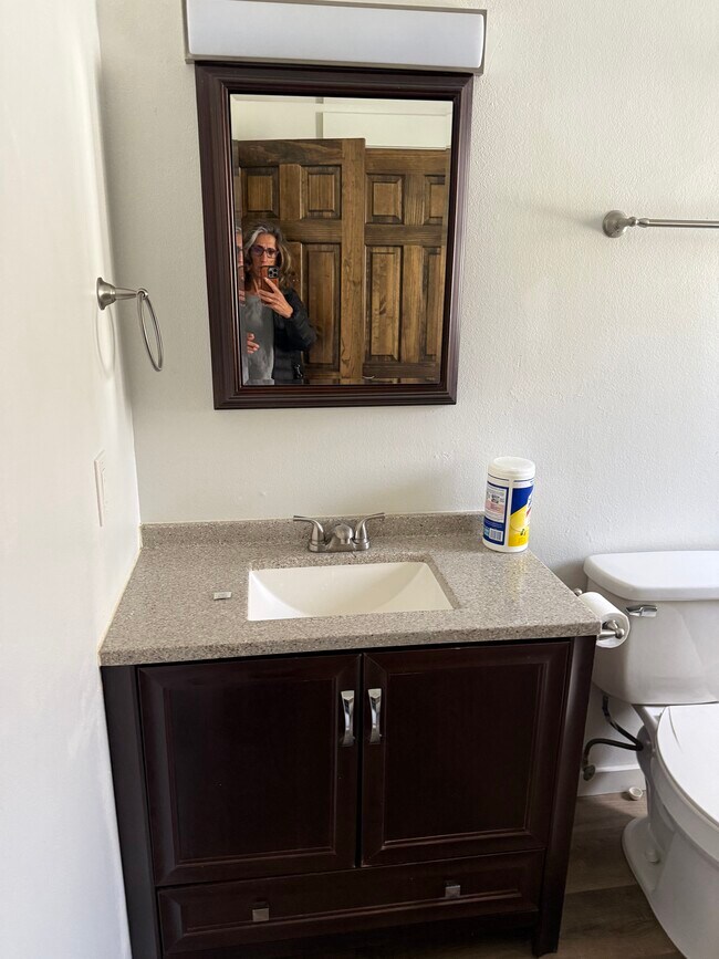 Building Photo - 1210 Avenida Del Sol