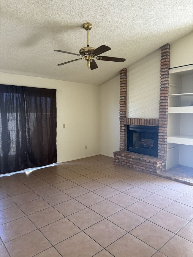 Building Photo - 9870 E La Palma Ave