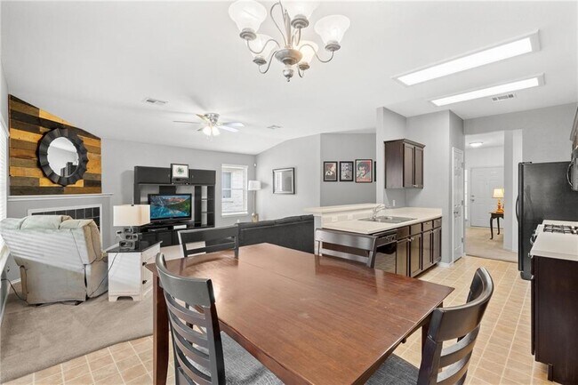 Building Photo - 601 Paso Fino Trail