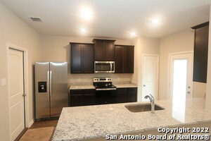 Building Photo - 12830 Cedarcreek Trl
