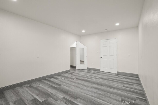 Building Photo - 14335 Hamlin St
