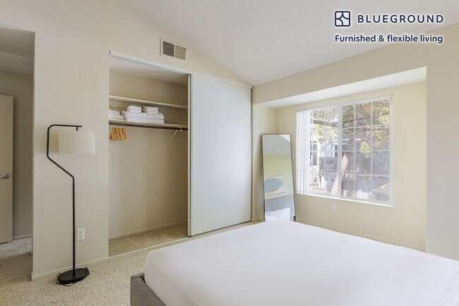 Building Photo - 43 Rock Harbor Ln