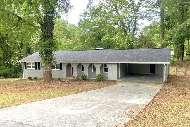 Building Photo - 4965 Forest Ave