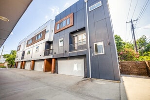 Building Photo - 5714 Bryan Pky