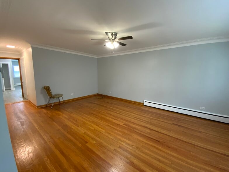 FAMILY/LIVING ROOM - 2228 W 71st St