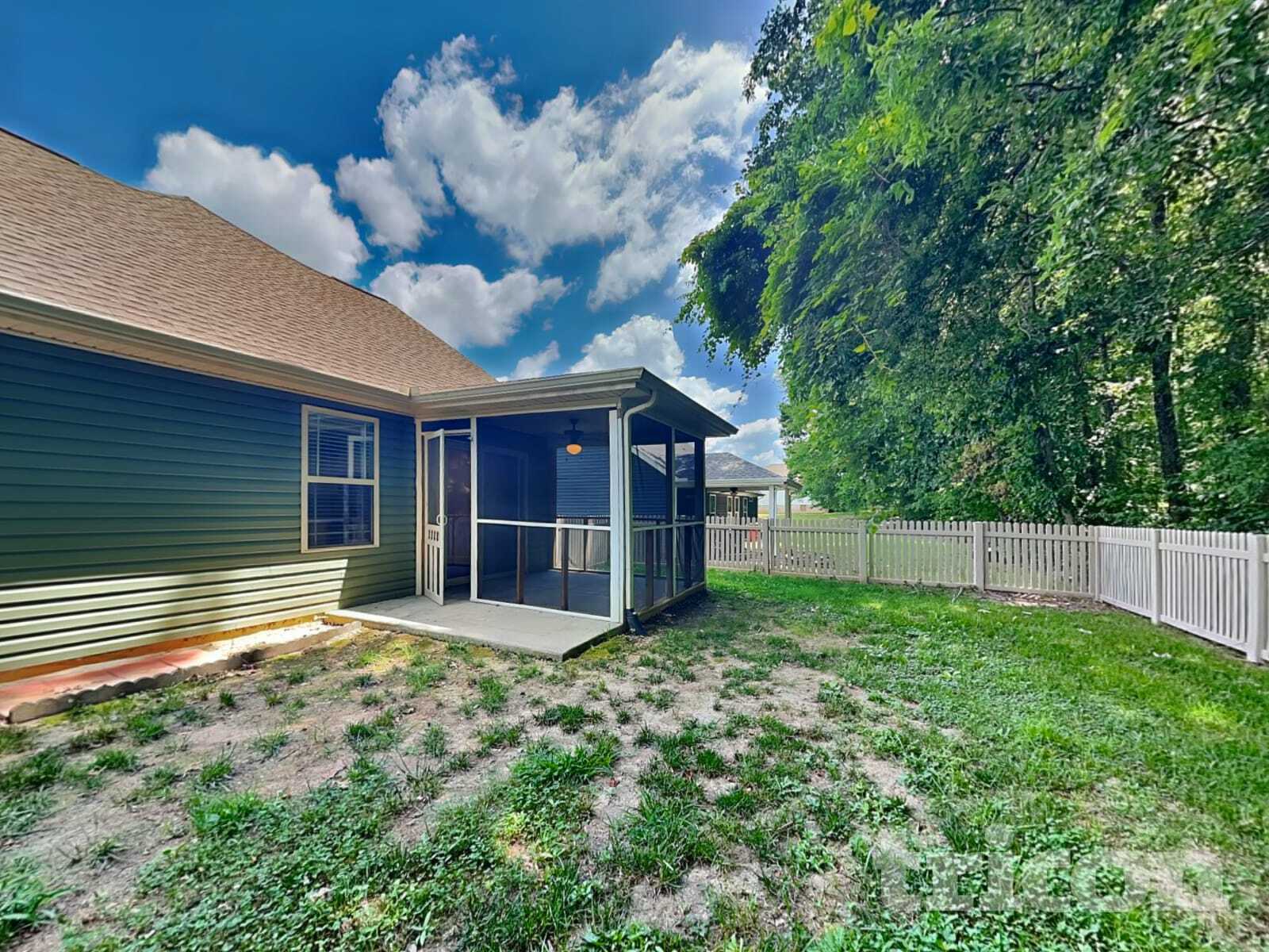 Building Photo - 223 Fieldstone Ln
