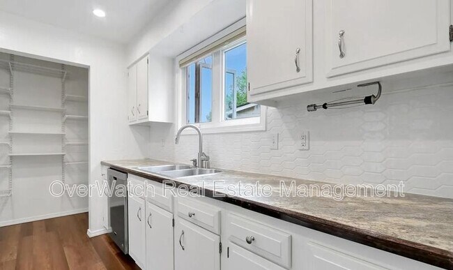 Building Photo - 4202 Pinnacle Cir