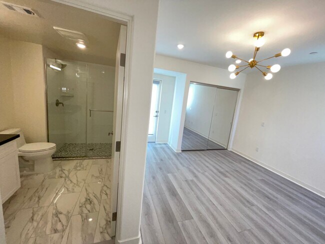 Building Photo - 3128 Cañon St