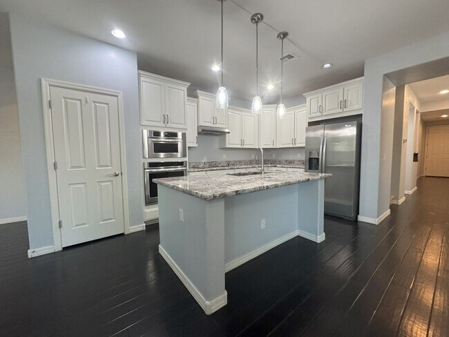 Building Photo - COMING SOON! LYONS GATE 5 BDRM + LOFT W CO...