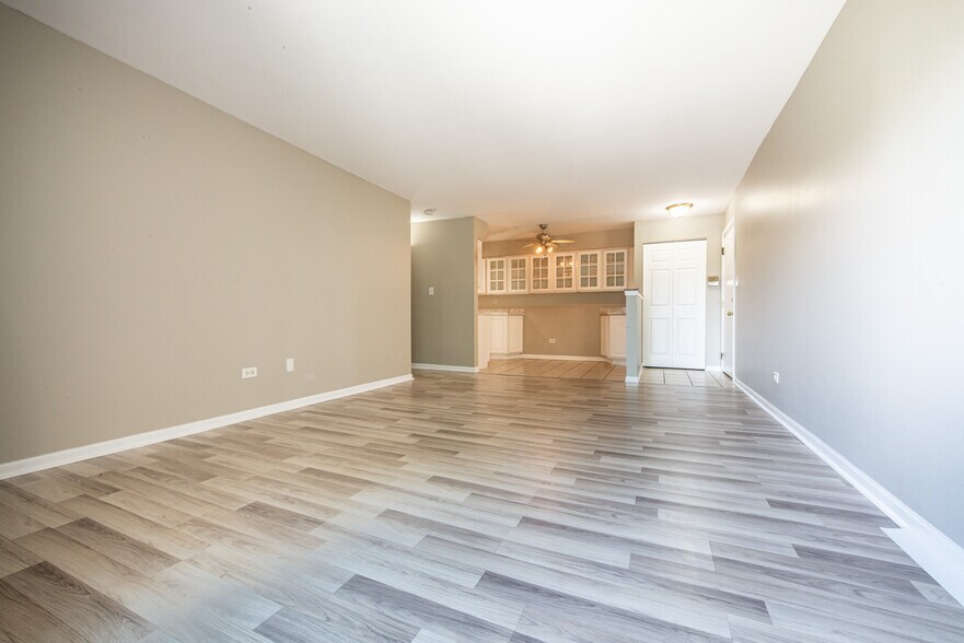 Building Photo - 1505 N Windsor Dr