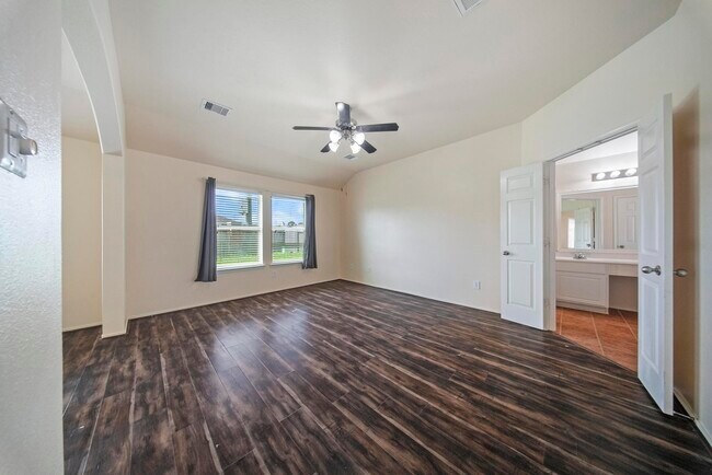 Building Photo - 5015 Bridgecrossing Ct