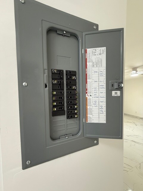 Building Photo - 5962