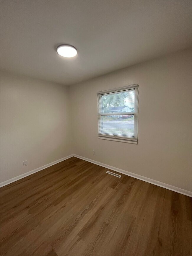 Building Photo - Newly Renovated 3-Bedroom Single Family Home