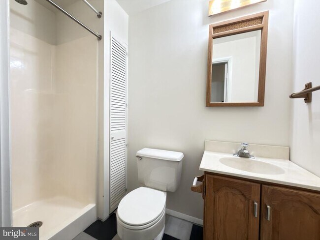 Building Photo - 23 Valley Crossing Cir
