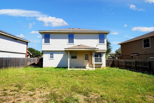 Building Photo - Lovely Home in Gated Universal City Neighb...