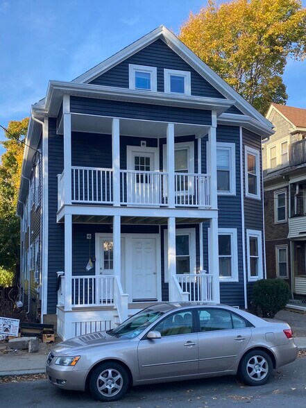 Front of House - 14 Porter St