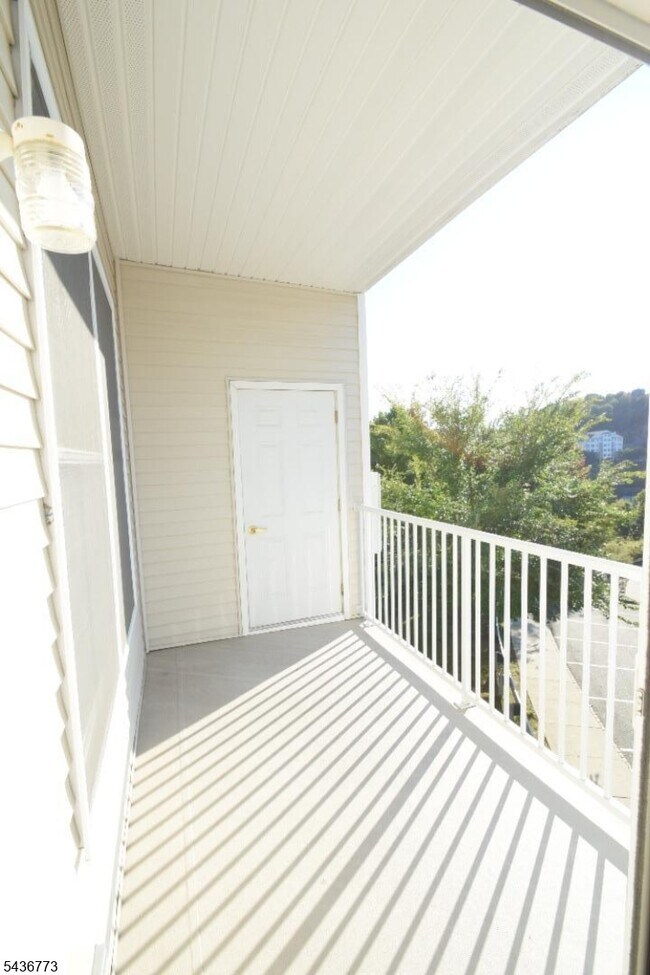 Building Photo - 2312 Ramapo Ct