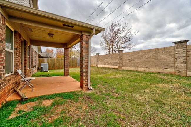 Building Photo - Deer Creek Schools