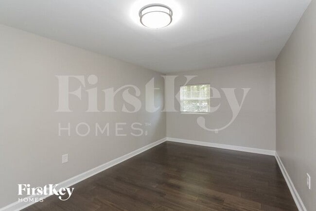 Building Photo - 5412 Hilltop Cir