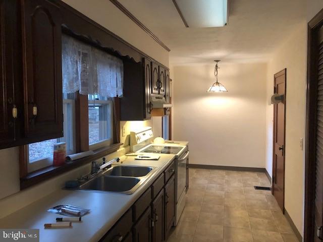 Building Photo - 501 N Ridge Rd