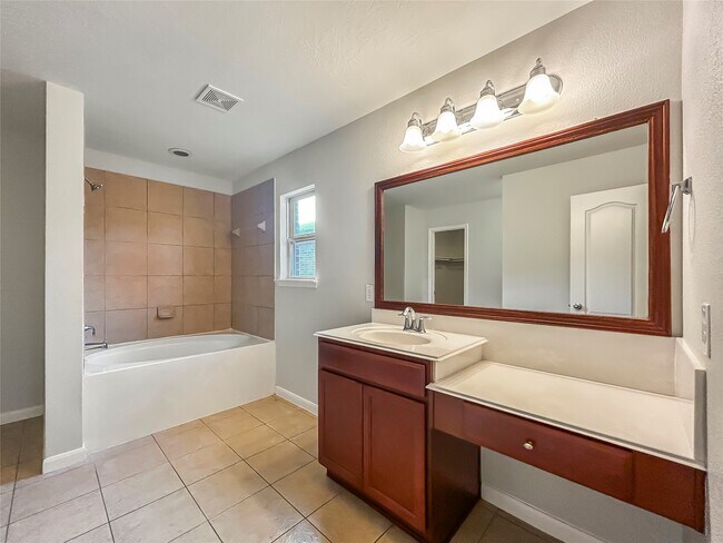 Building Photo - 2760 Rio Bella Ct