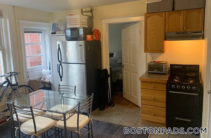 Building Photo - 224 Hanover St