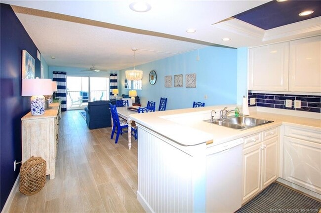 Building Photo - 20 NE Plantation Rd