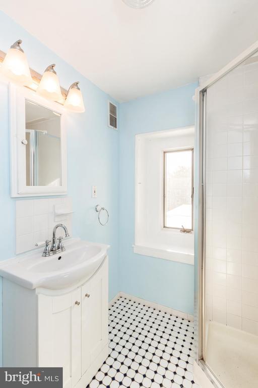 Building Photo - 161 Cotton St