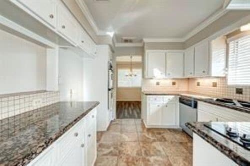 Building Photo - 12415 Nova Dr