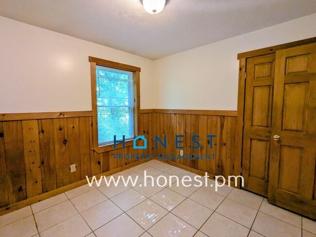 Building Photo - 22 Pleasant Hill Dr